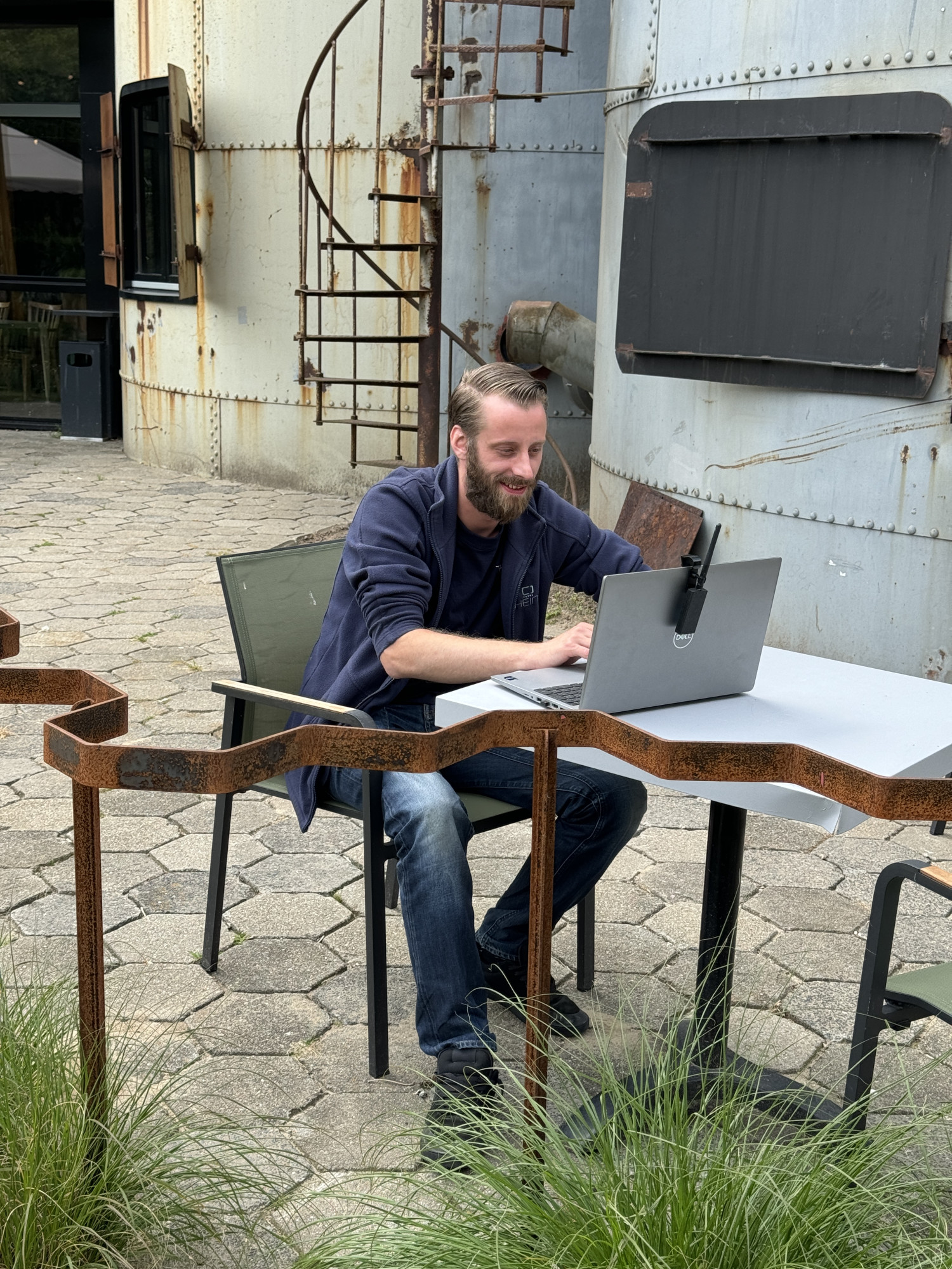 Medewerker Huub aan het werk op de Noordkade