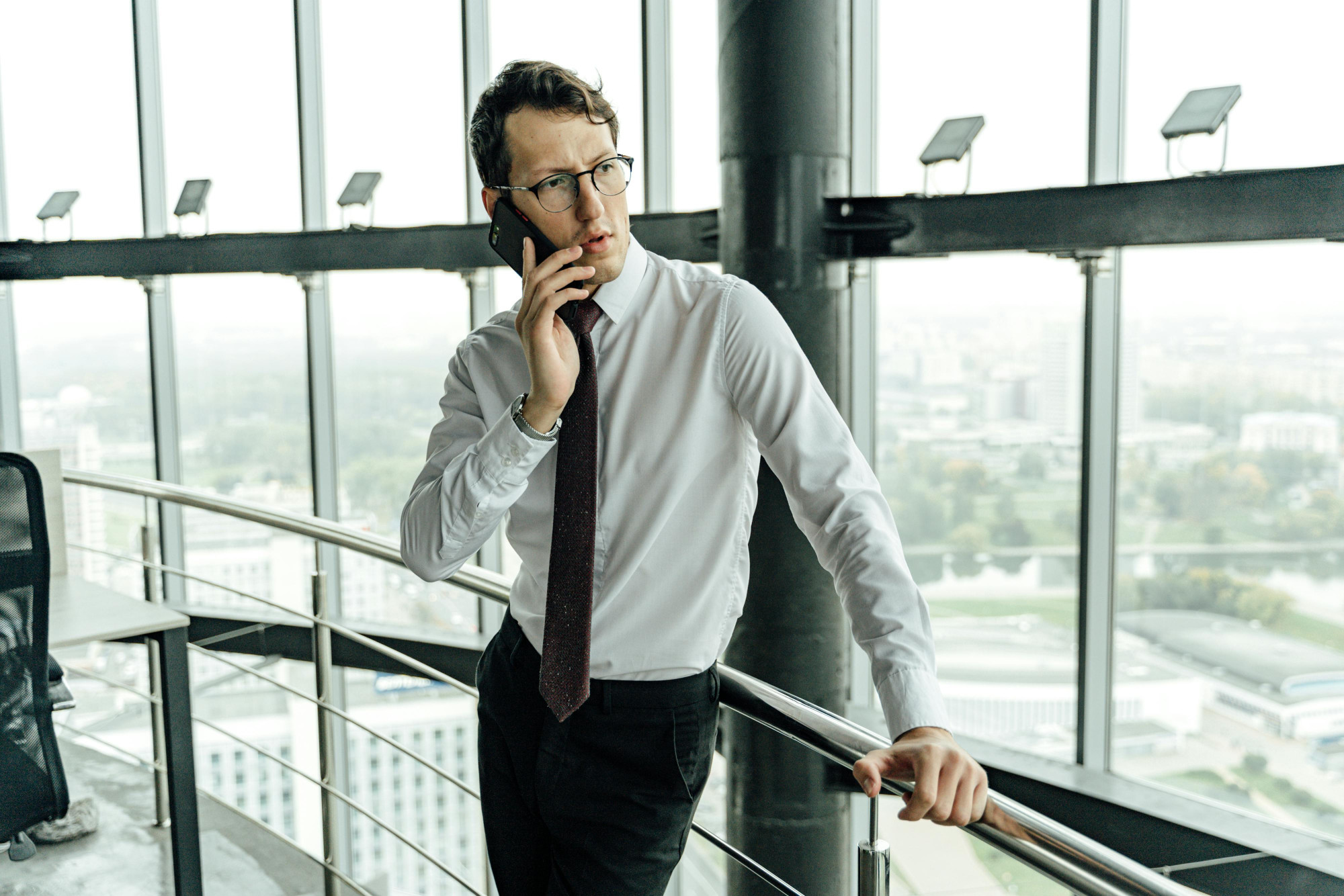 Man aan de telefoon